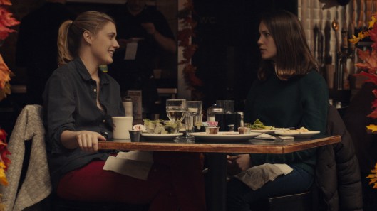 Brooke (Greta Gerwig) takes Tracy (Lola Kirke) under her wing in Mistress America.