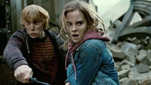11film_harry_potter_deathly_hallows_2_rupert_grint_wand_emma_watson